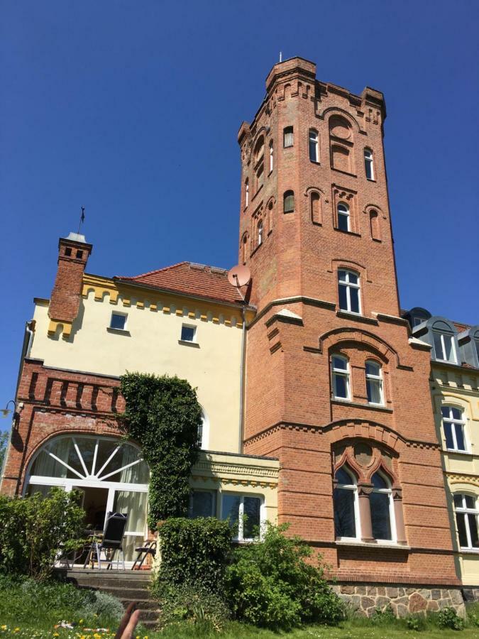 Schloss Lelkendorf - Fewo Parkblick Exterior photo